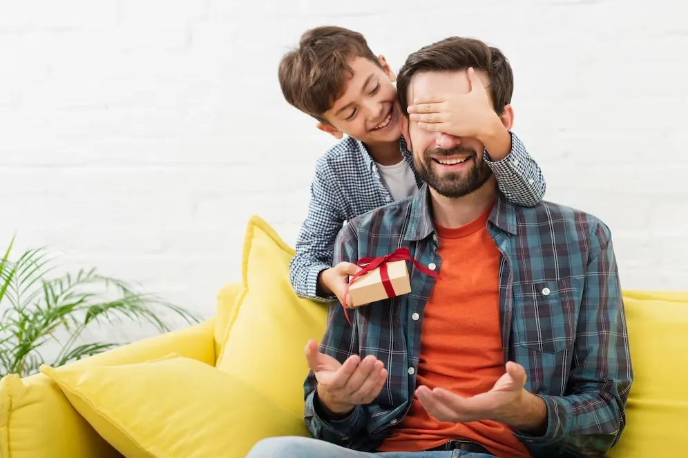 Dia dos Pais: confira dicas de como presentear sem impactar suas finanças 