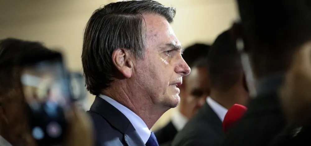 Bolsonaro planeja leiloar joias recebidas da Arábia Saudita e doar valor