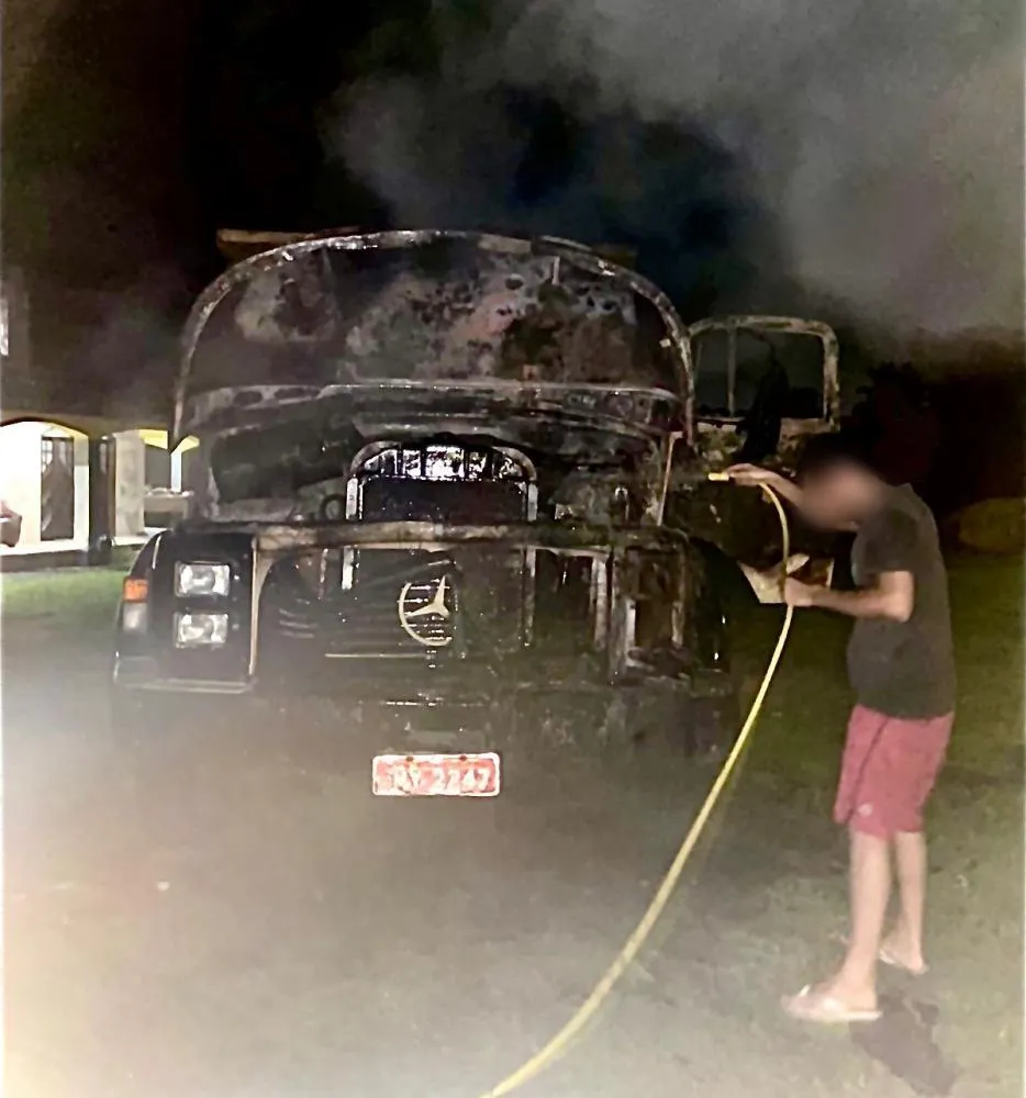 Caminhão de candidato a vereador é incendiado em Mata de São João
