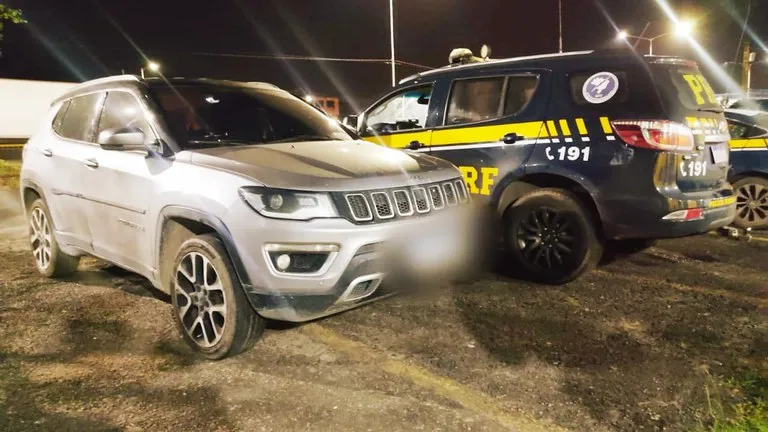 Líder de facção criminosa é preso com carro roubado em Simões Filho