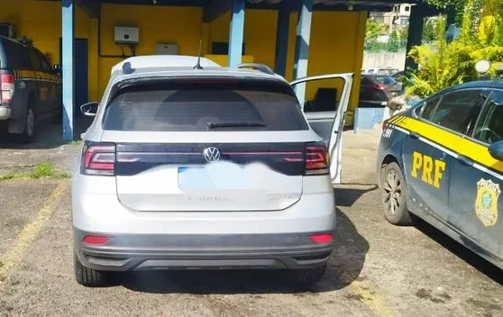 Advogado compra carro furtado na ‘mão’ do primo e acaba detido na BR 324 por receptação 