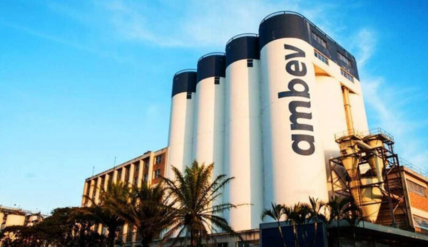 Ambev abre programas de estágio e trainee com vagas em Camaçari; salários chegam a R$ 8,5 mil