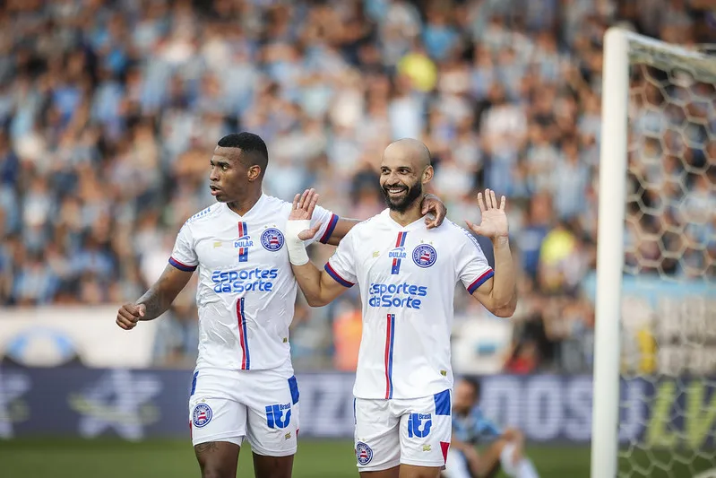 Bahia supera Grêmio com gols de Thaciano e encosta no G-6