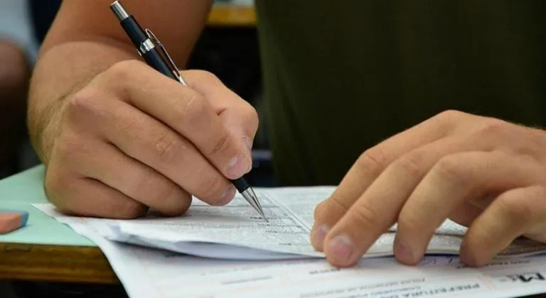 Cerca de 2 milhões de candidatos fazem as provas do CNU neste domingo