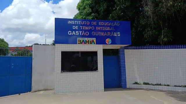Mãe de estudante autista denuncia escola por não permitir alimentação levada de casa