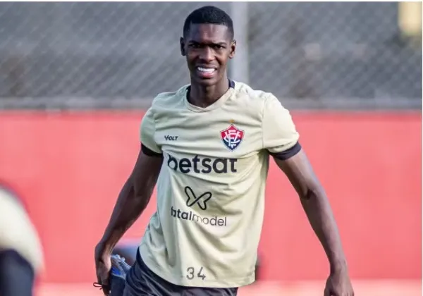 Fábio Soares contrai catapora e está fora do jogo do Vitória contra o São Paulo no domingo