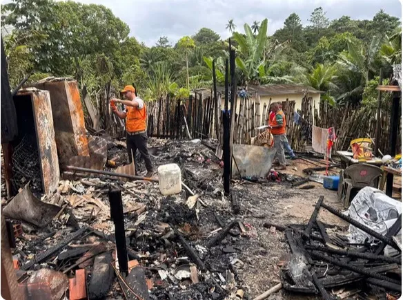 Pai, filho e enteado morrem em incêndio em Lauro de Freitas