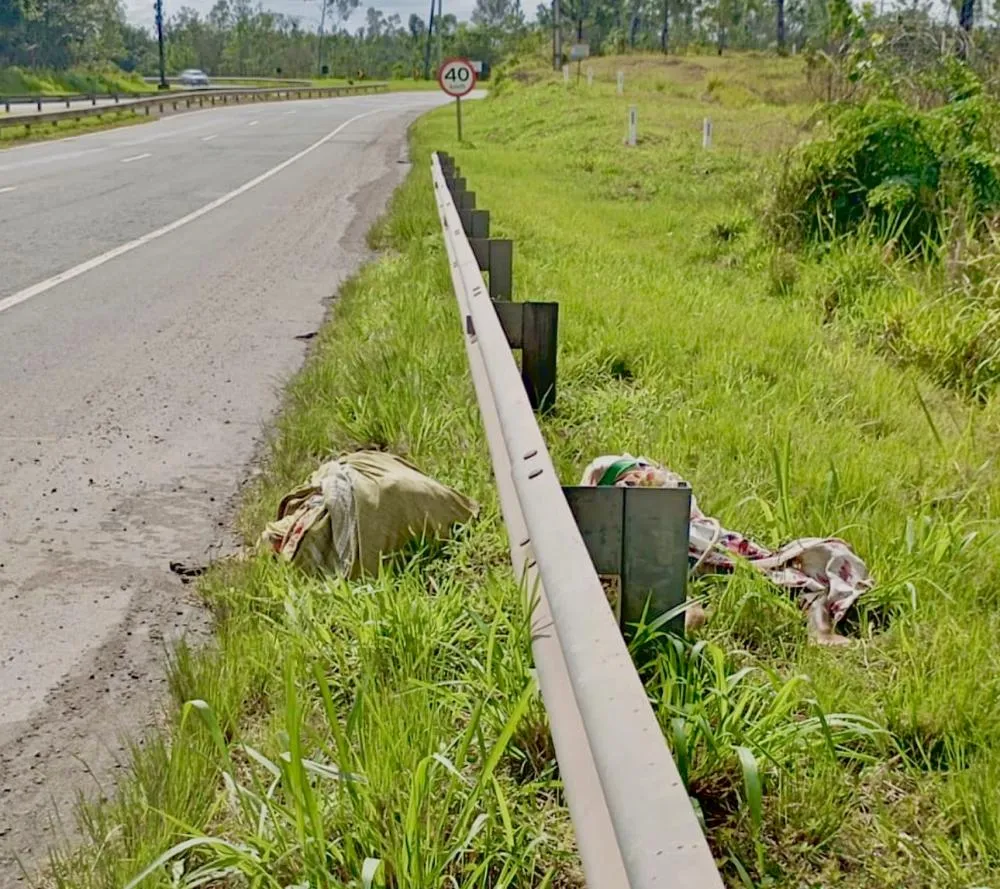 Corpos não identificados são encontrados enrolados em lençóis na Via Parafuso