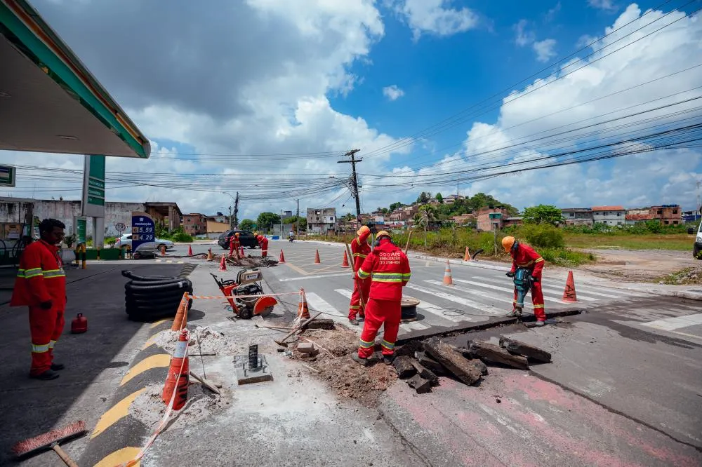 STT inicia instalação de mais um conjunto semafórico inteligente na cidade