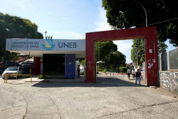 Professores de universidades estaduais baianas paralisam atividades nesta quarta