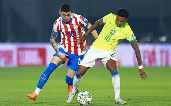 Sob gritos de 'olé', Brasil volta a jogar mal e perde do Paraguai