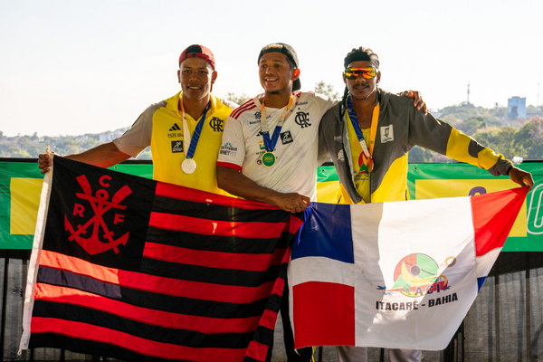 Isaquias Queiroz conquista dois ouros em Campeonato Brasileiro de Canoagem