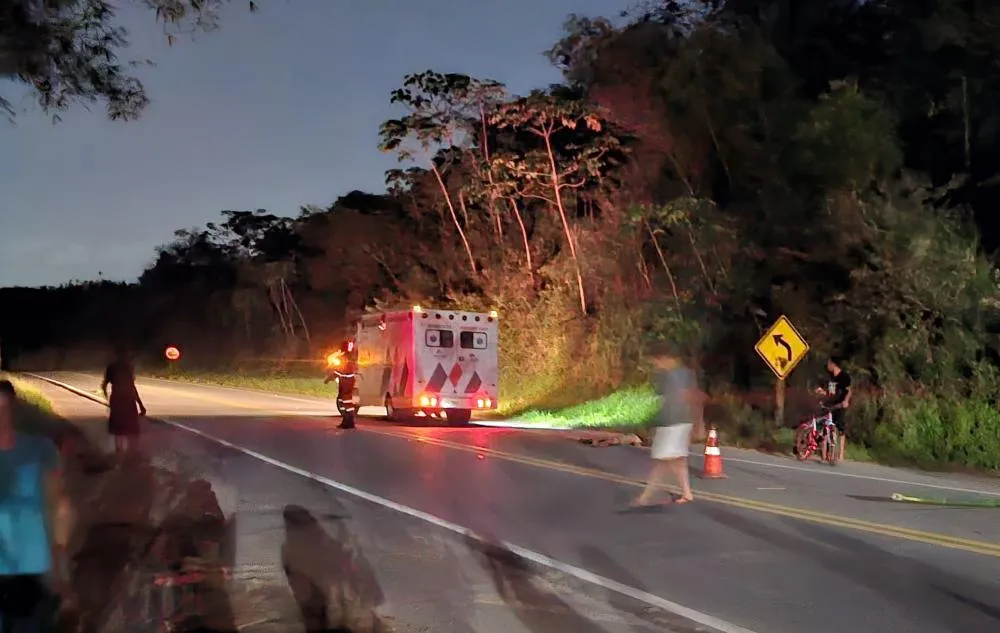 Homem é atropelado na BA-093 e motorista foge sem prestar socorro