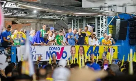 Em comício na Nova Vitória, Flávio diz que “pesquisa forjada do PT”