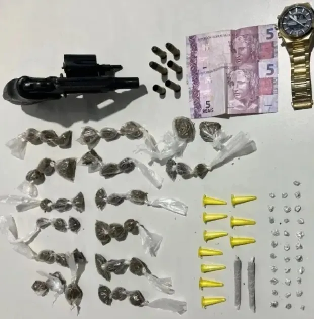 Membro de facção morre em confronto com a PM na BA-093 em Entre Rios