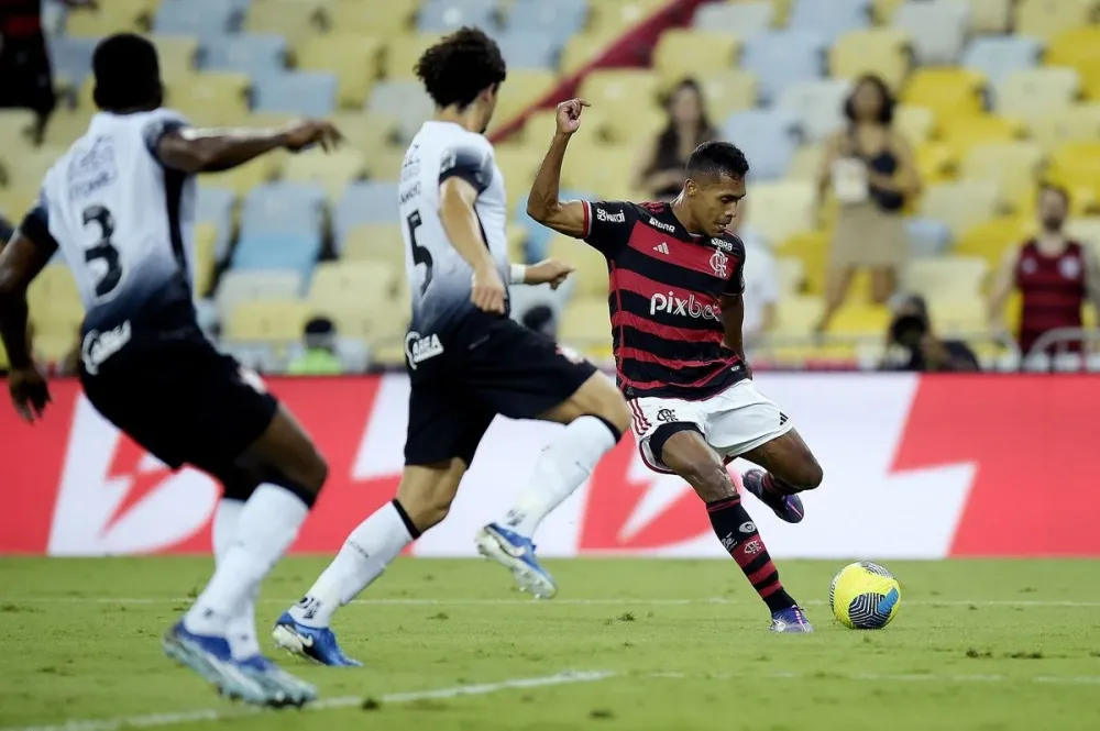 Flamengo vence o Corinthians por 1x0 e abre vantagem na Copa do Brasil