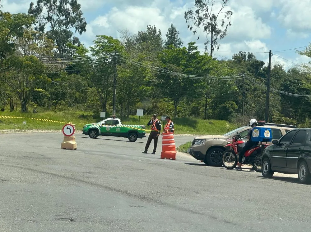 Exercício simulado de emergência interdita vias na região do Polo Petroquimico