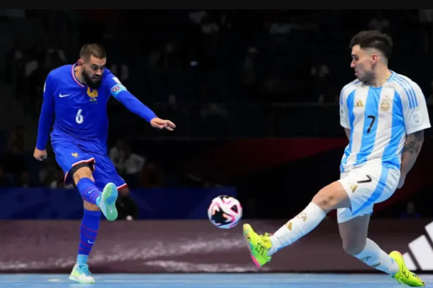 Argentina elimina França e faz final inédita contra o Brasil