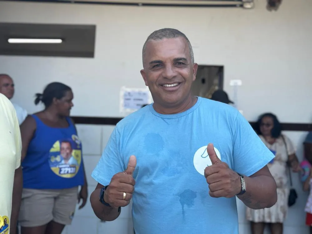 Nos braços do povo, Bira é recebido com festa no centro de Mata de São João