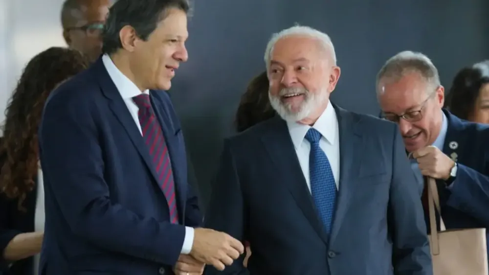 Governo Lula quer criar imposto mínimo para milionários no Brasil