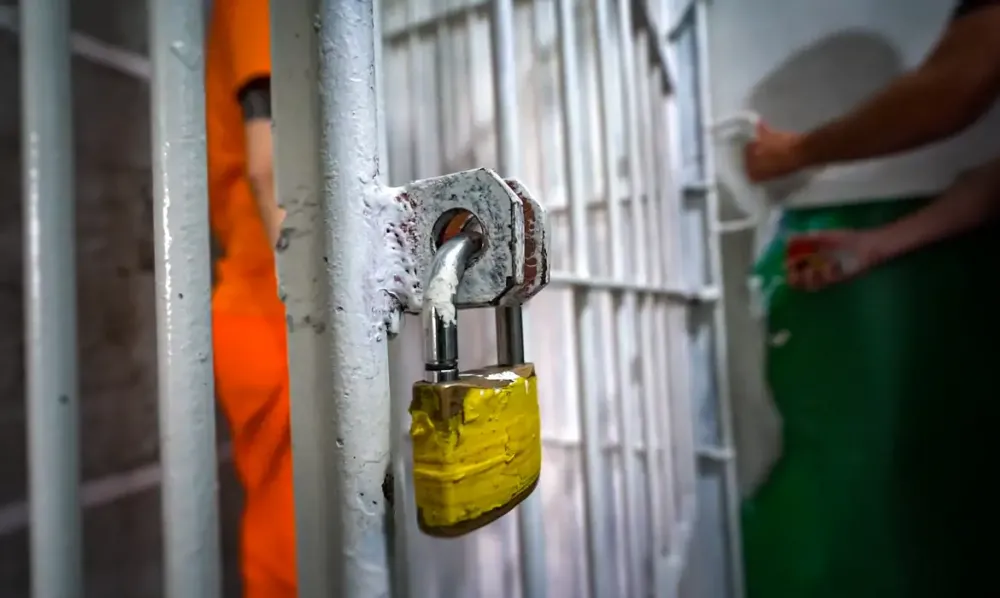  Déficit de vagas no sistema carcerário do Brasil passa de 174 mil 