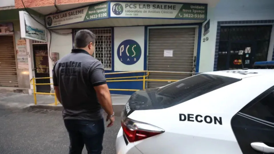 Infecções por HIV ocorreram por erro de procedimentos visando lucro, diz polícia