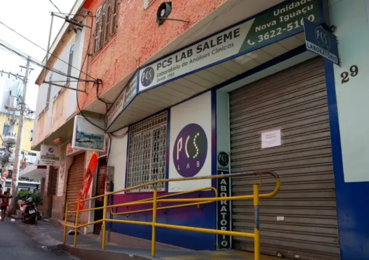 Laboratório alega falha humana em resultados errados de testes de HIV