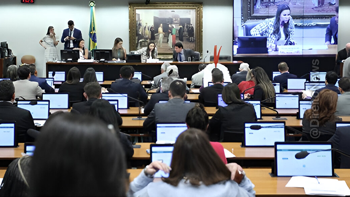 CCJ do Senado aprova pena maior para profissional de saúde que cometer crime contra dignidade sexual