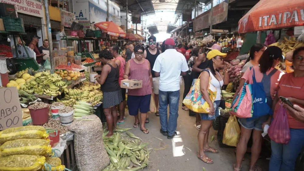 Veja o que abre e fecha em Salvador e RMS no Dia do Comerciário