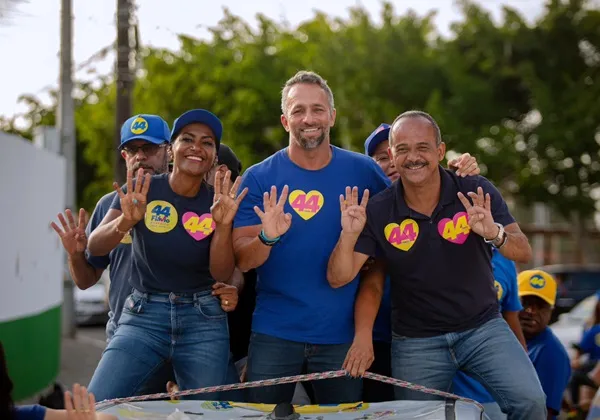 Em carreata, Flávio Matos se coloca como ‘novo futuro’ de Camaçari