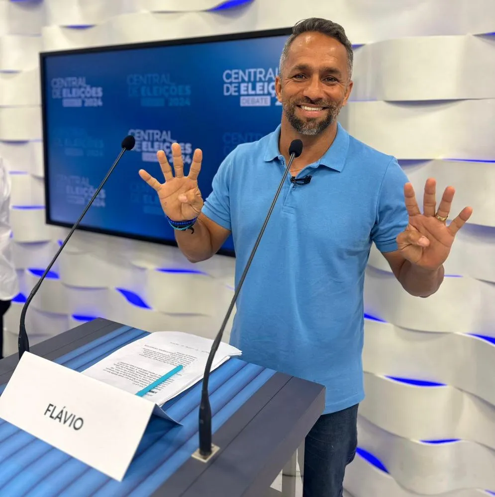 Durante debate Caetano foge de questionamentos sobre corrupção e dinheiro em caixa de sapato