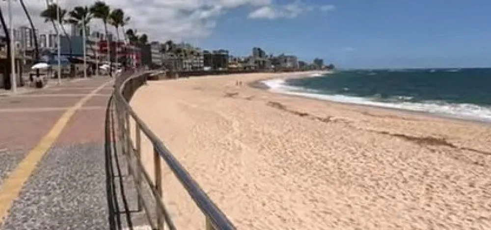 Corpo de homem é retirado do mar de Amaralina; suspeita é de afogamento