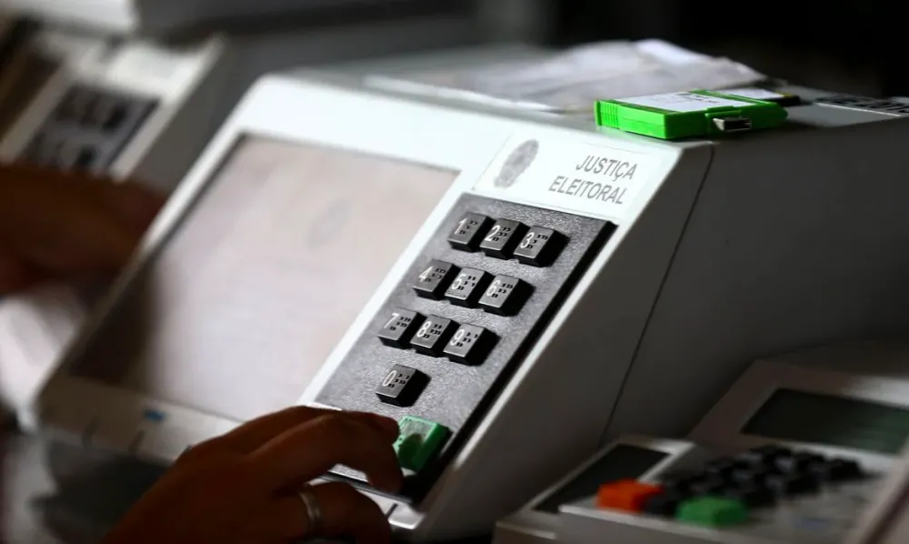 Segundo turno: duas urnas eletrônicas são substituídas em Camaçari