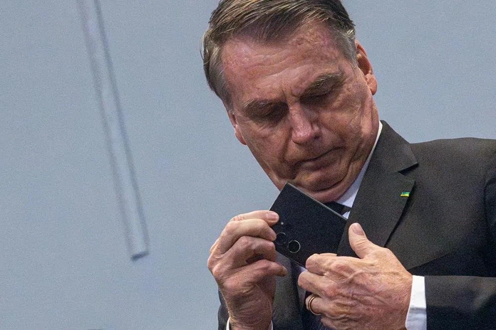 Bolsonaro resgata crítica de Simone Tebet em meio à alta do dólar e tensão no mercado