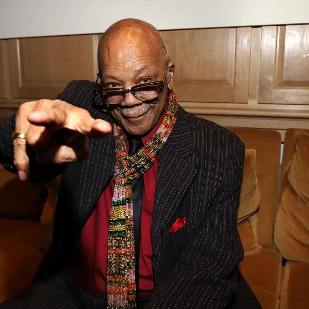 Lendário produtor musical Quincy Jones morre aos 91 anos