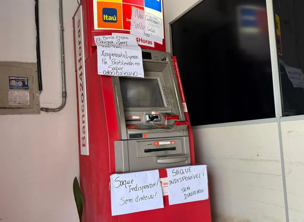Moradores do Centro sofrem com escassez de caixas eletrônicos e enfrentam deslocamento para cidades vizinhas