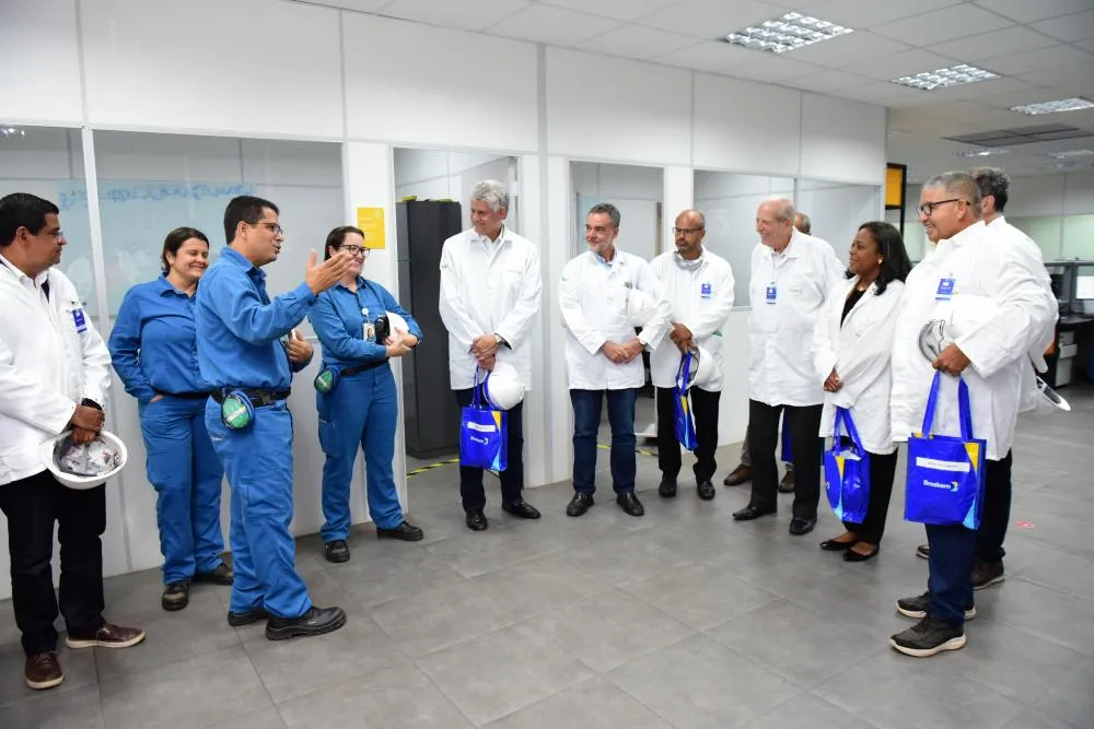 Polo Industrial de Camaçari recebe visita com objetivo de do fortalecer a indústria petroquímica