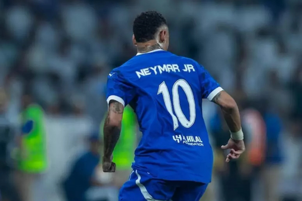 Neymar sai de campo lesionado em segundo jogo após volta aos gramados