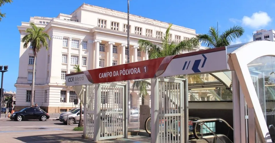 Metrô tem horário ampliado para atender torcedores do jogo entre Bahia e São Paulo