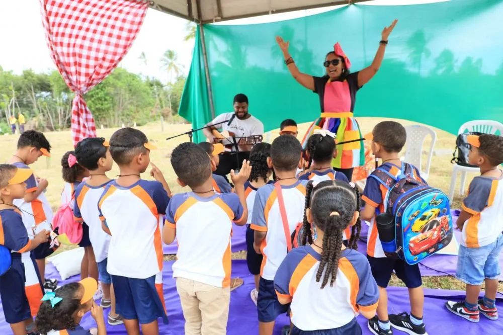 Em Praia do Forte, PicNic Literário, estimula a literatura na educação infantil matense