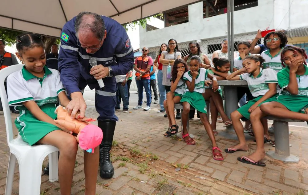 Simulado de Emergência no bairro Parque Satélite capacita moradores e estudantes em Camaçari