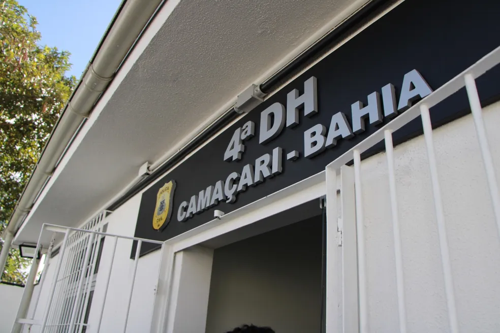 Mulher é assassinada a tiros dentro de casa em Camaçari