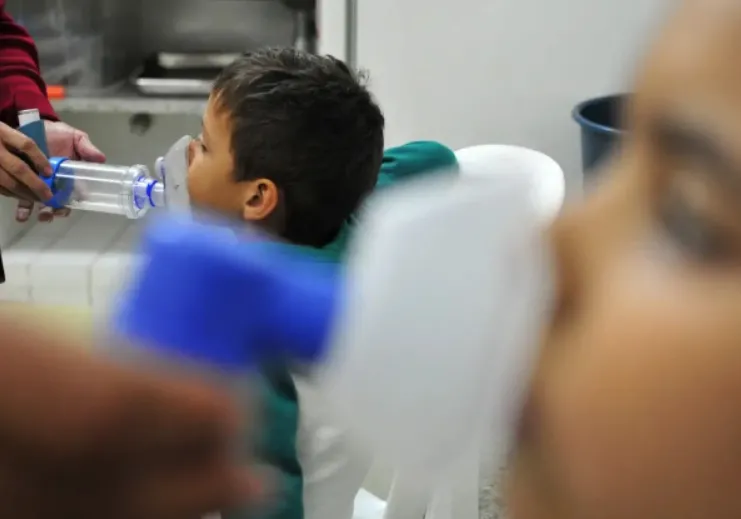 Aumento de infecções graves por rinovírus afeta crianças em 4 estados