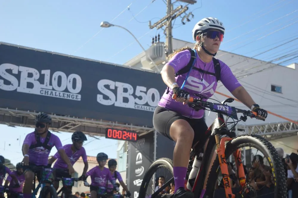 Praia do Forte sedia competição com mais de 400 ciclistas neste domingo (10)