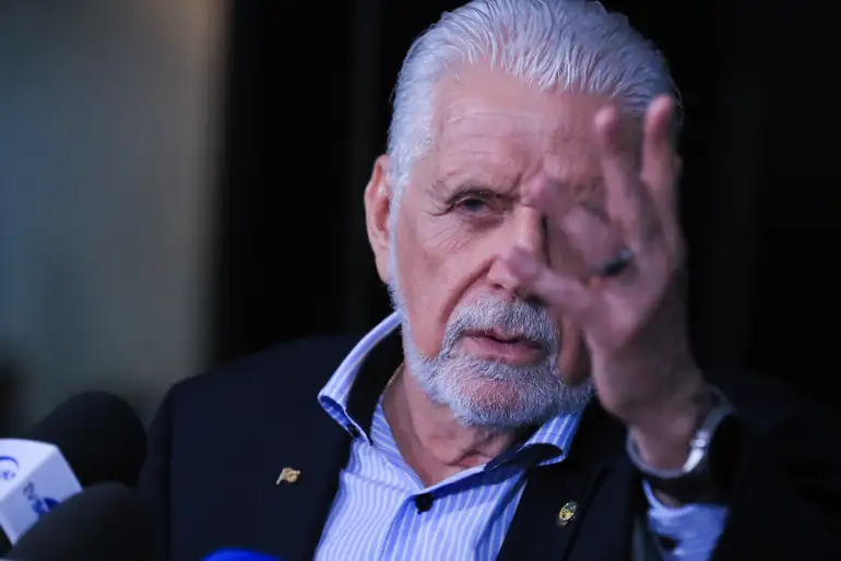 Wagner nega candidatura para presidente do PT e aposta em outro nome
