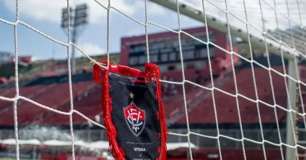 Confira as escalações oficiais de Vitória x Corinthians pelo Brasileirão 