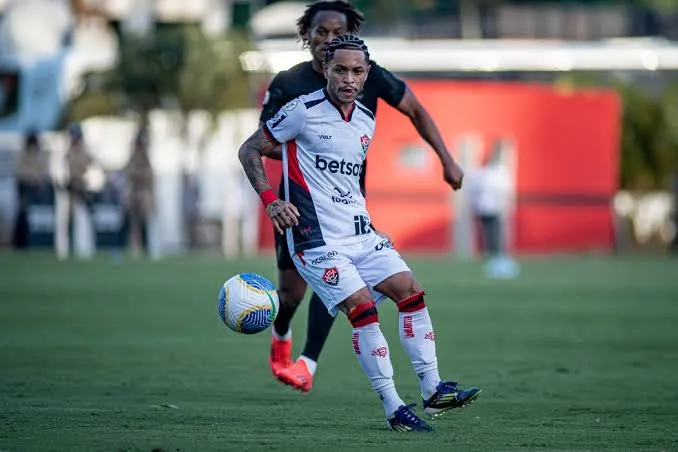 Vitória perde para o Corinthians em casa e busca recuperação na próxima rodada
