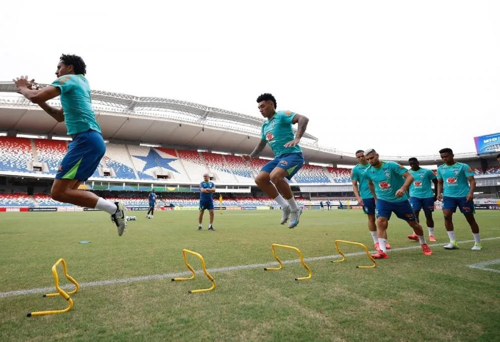Com elenco completo, Seleção Brasileira faz primeiro treino antes de enfrentar a Venezuela
