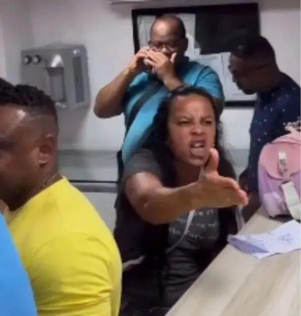 Servidores de Lauro de Freitas aparecem em vídeo revoltados com prefeitura sobre salários
