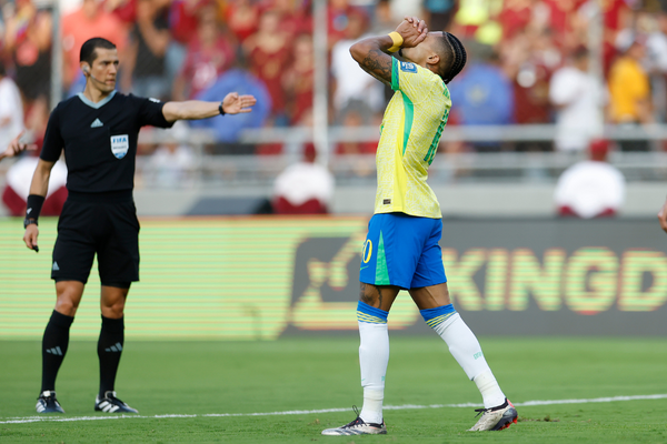 Vini Jr perde pênalti, e Brasil só empata com Venezuela pelas Eliminatórias